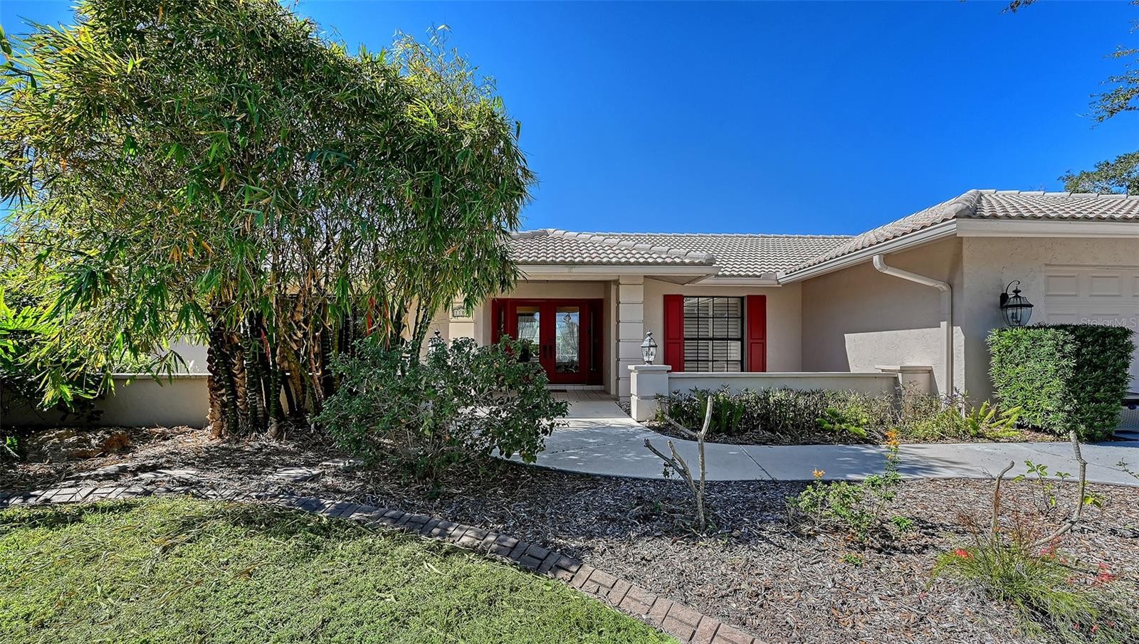 1109 DELACROIX CIR