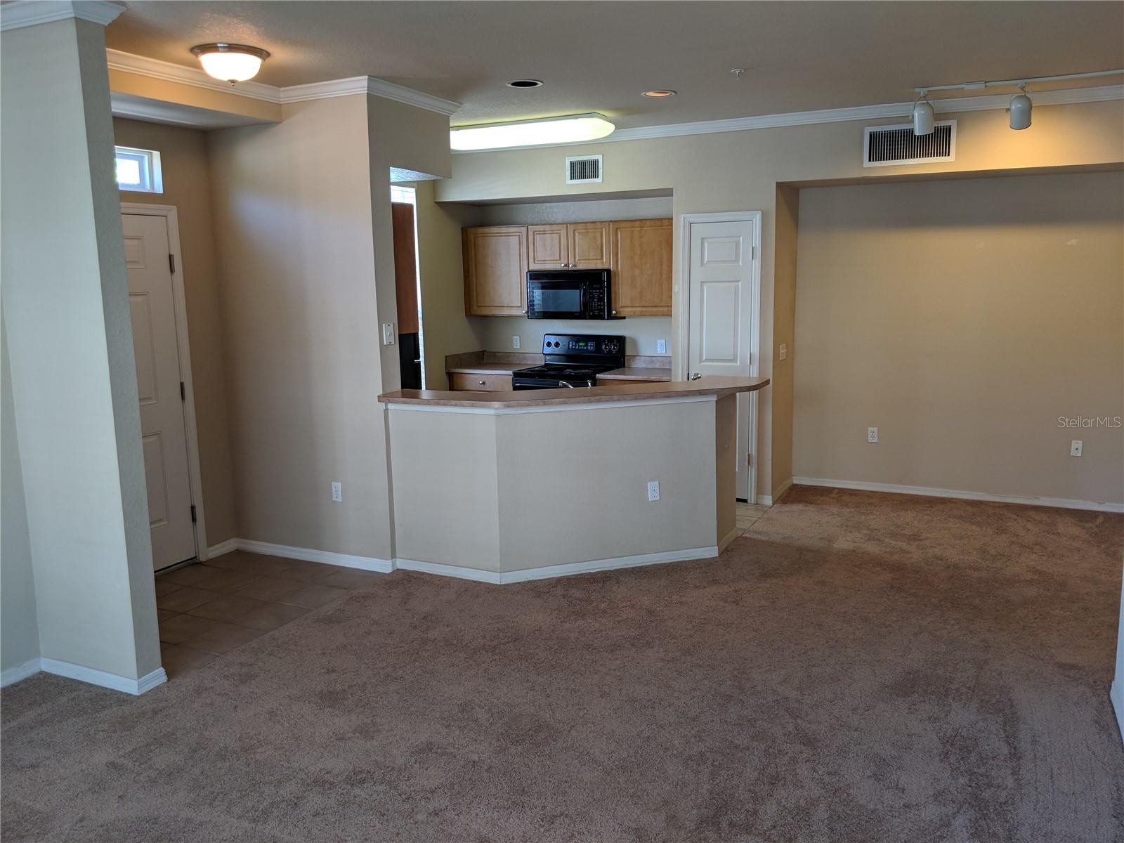 5570 ROSEHILL RD #102