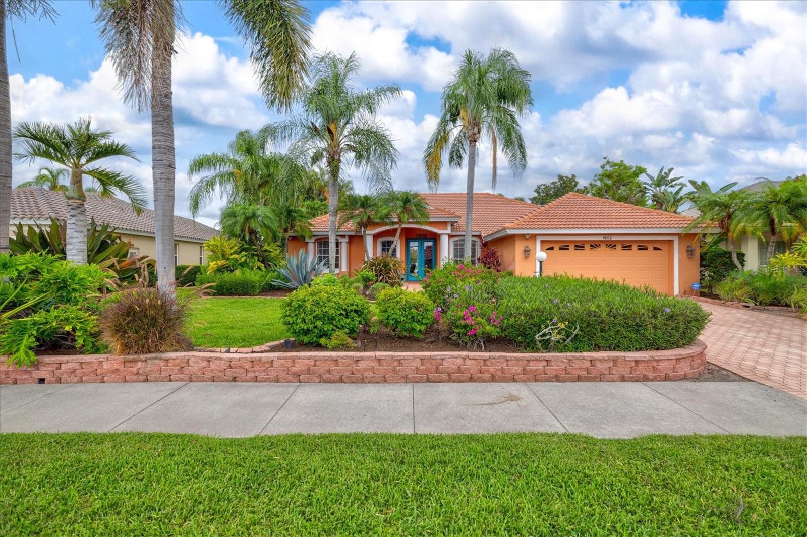4860 CEDAR OAK WAY
