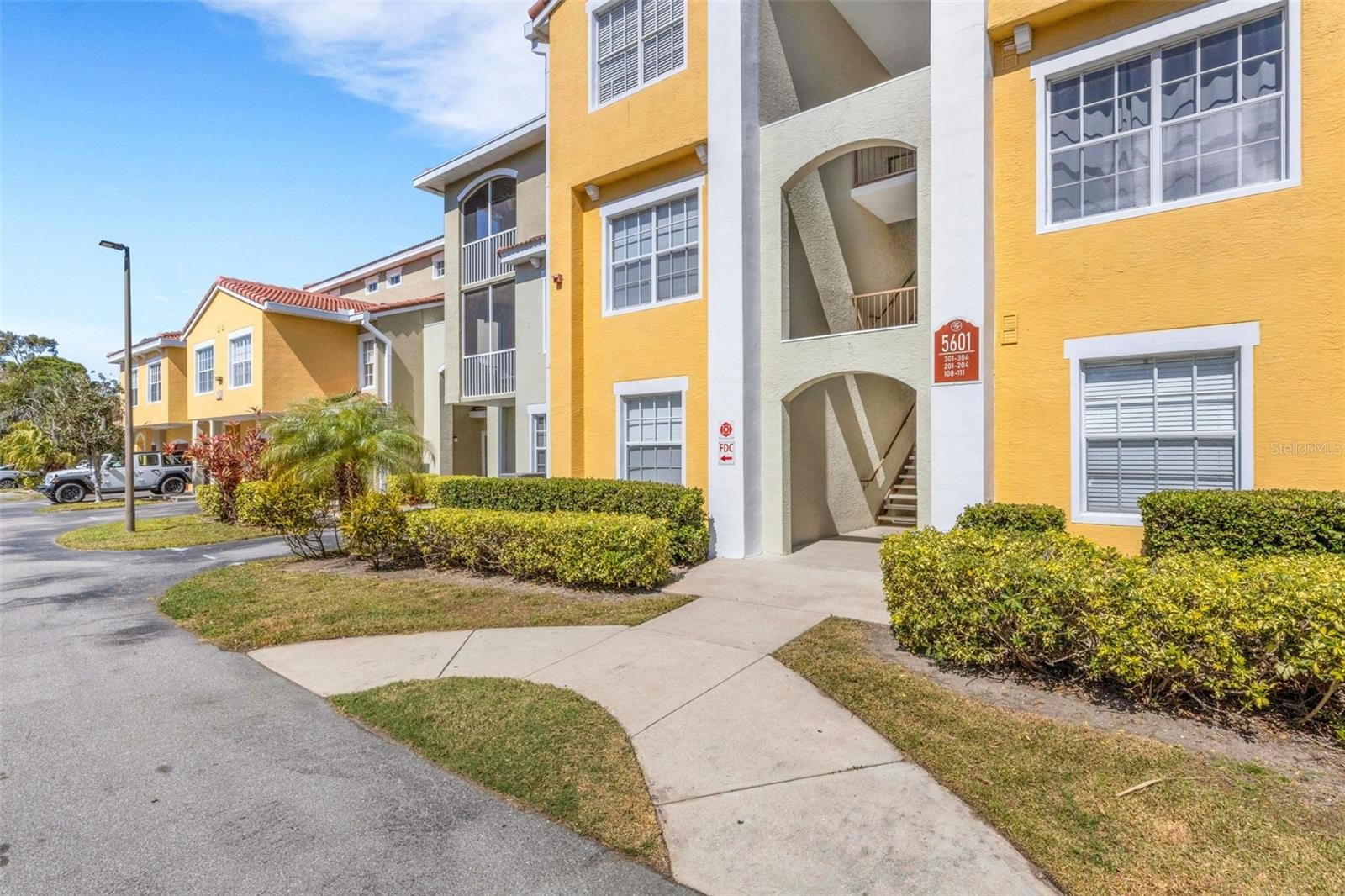 5601 BENTGRASS DR #10-202