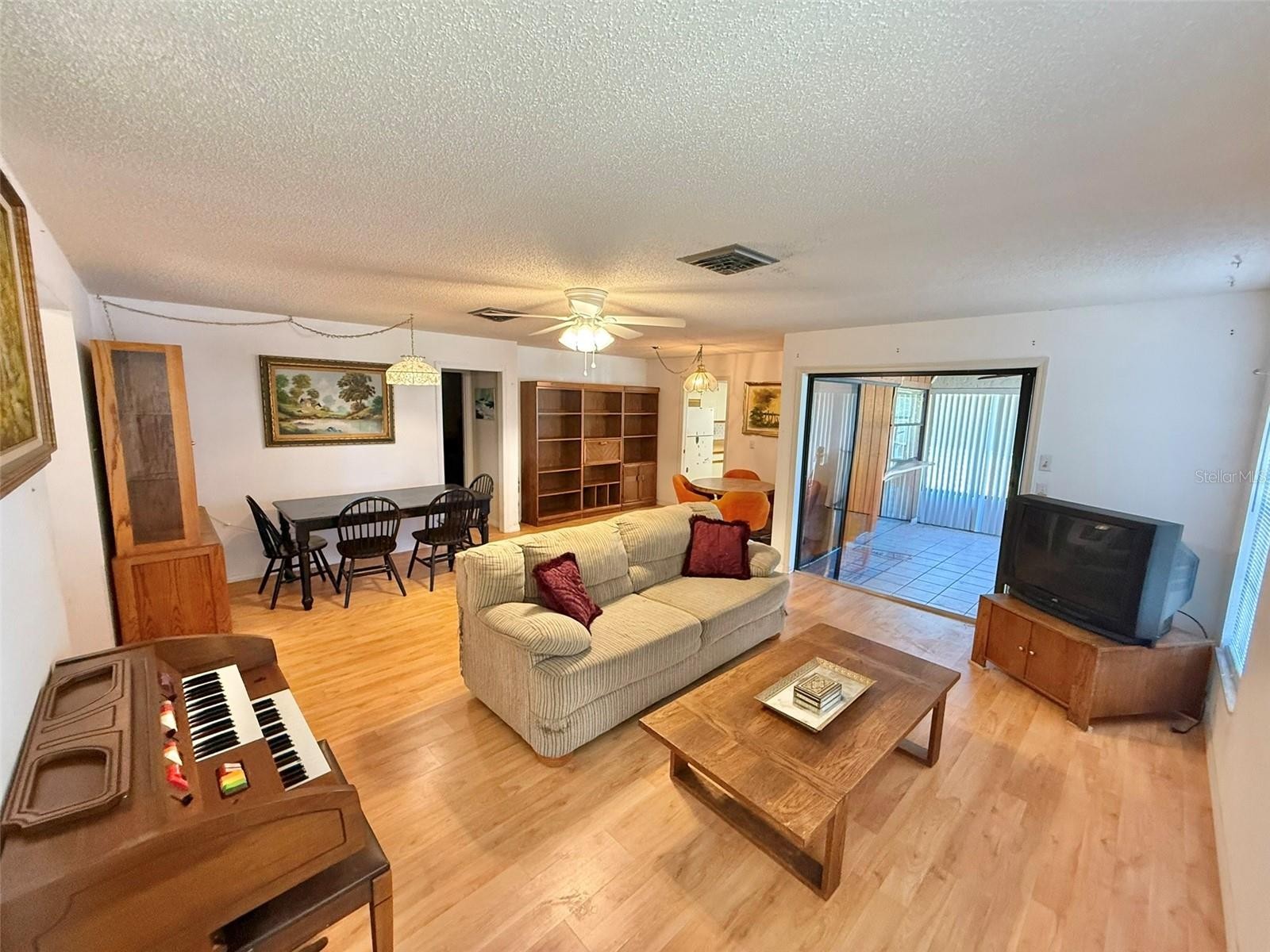 3112 VIVIENDA BLVD