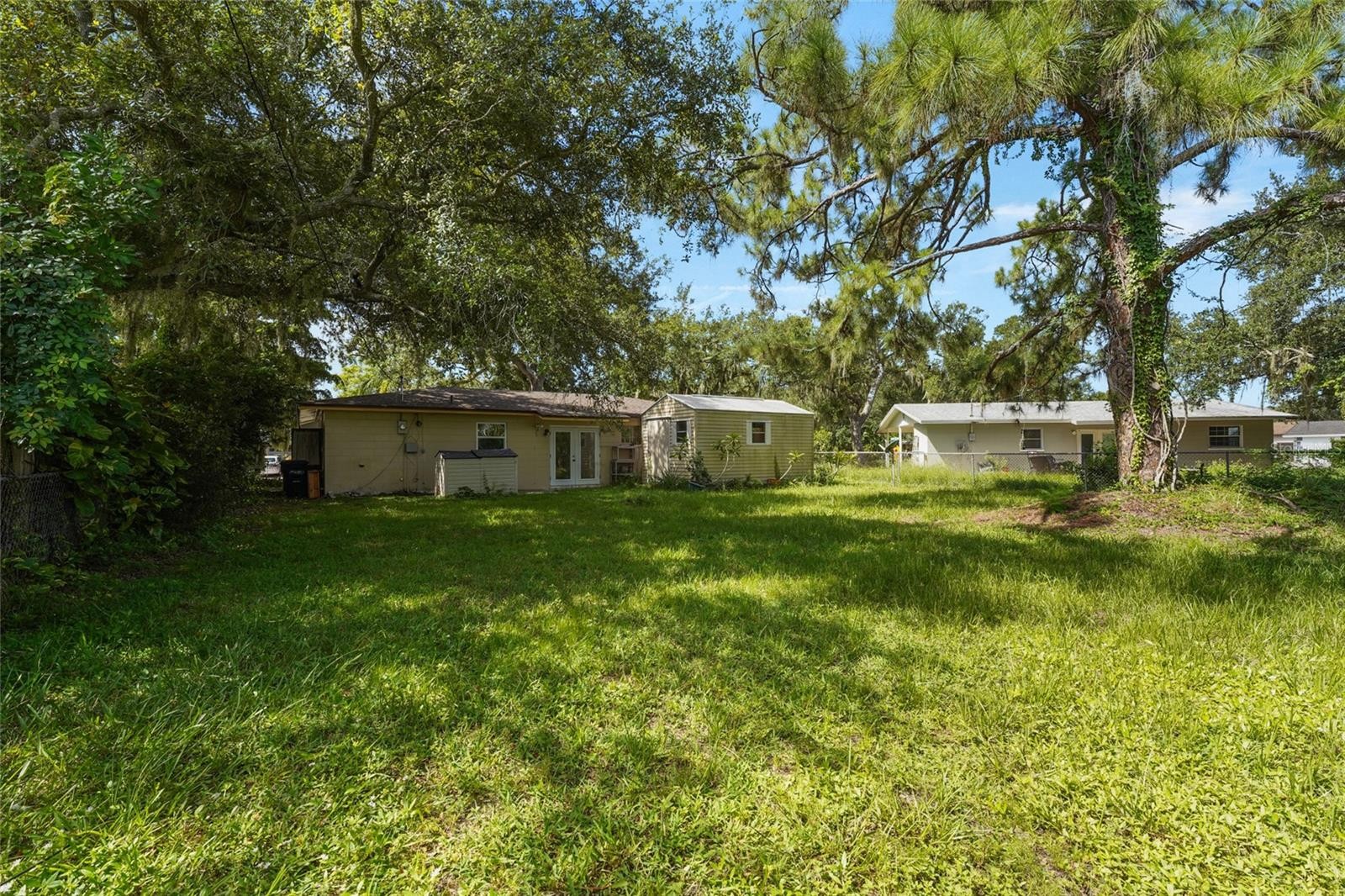 4923 BROOKMEADE DR