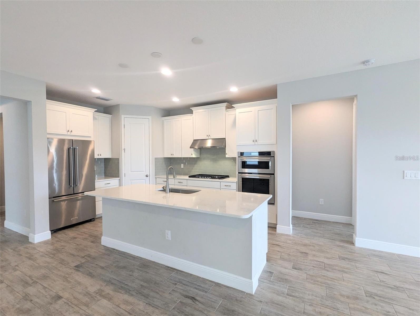 5834 LONG SHORE LOOP
