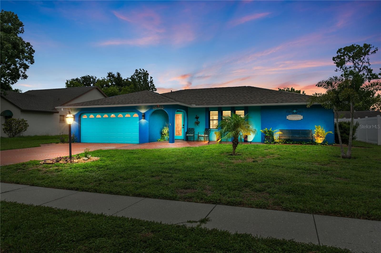 914 PLUM TREE LN