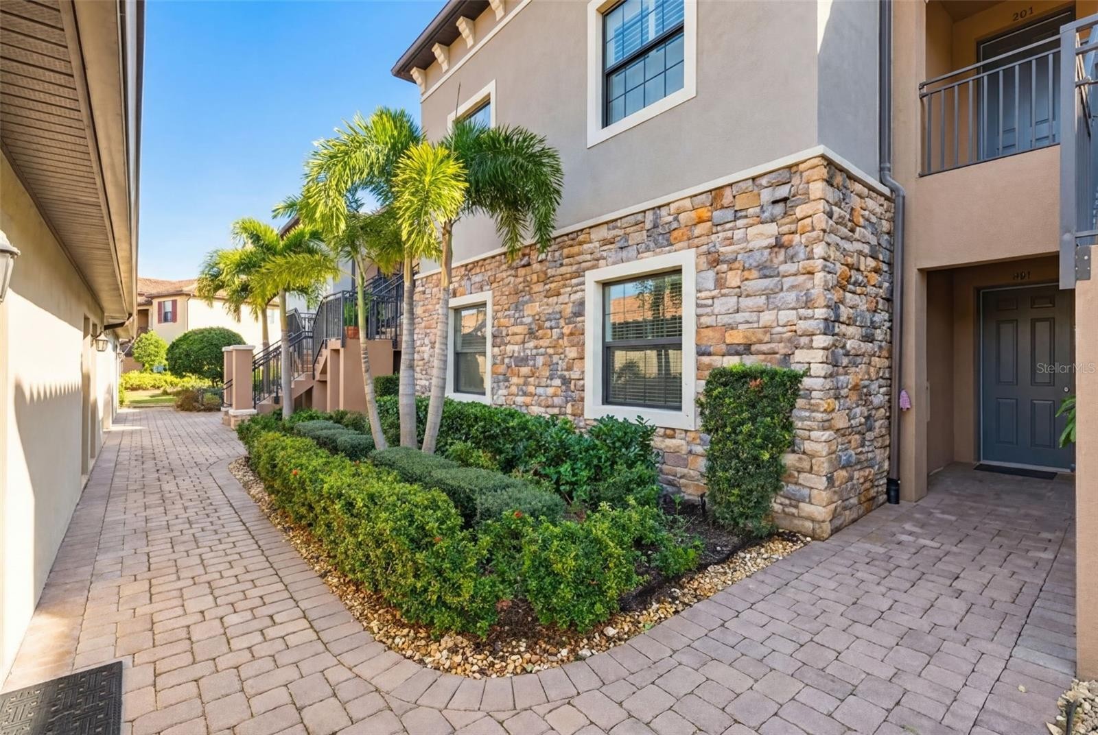 13738 MESSINA LOOP #103