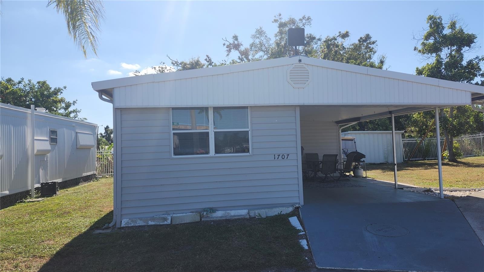 1707 28TH AVENUE DR W