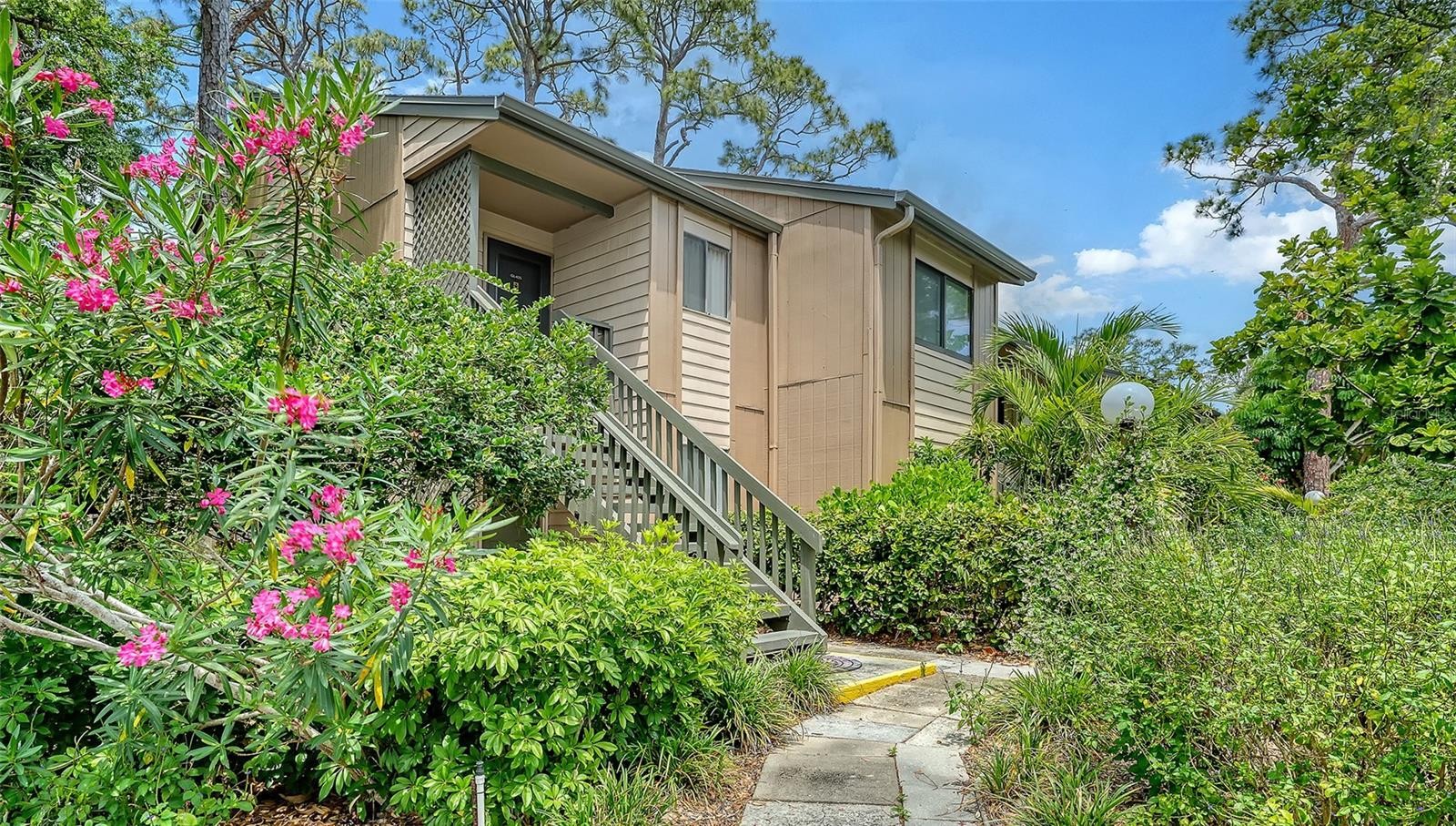 1720 GLENHOUSE DR #326