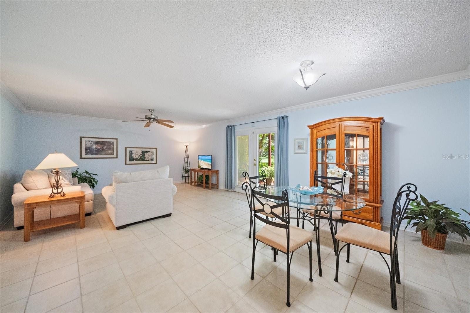 1927 TOUCAN WAY #306