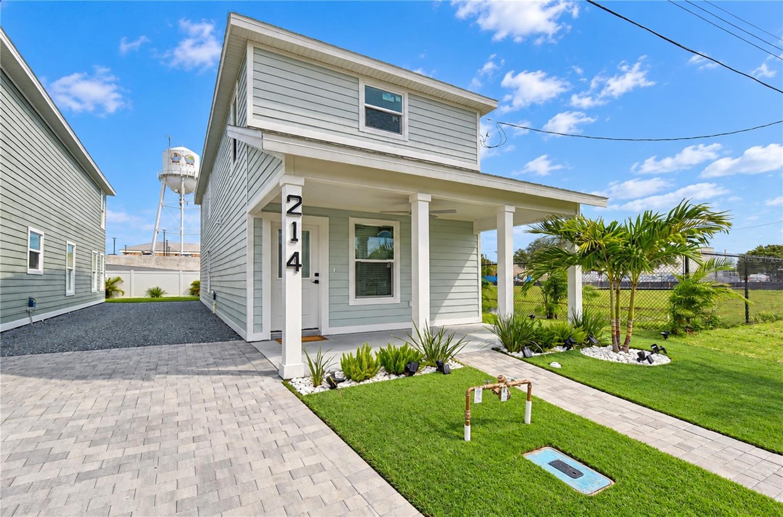 214 8TH AVENUE DR W