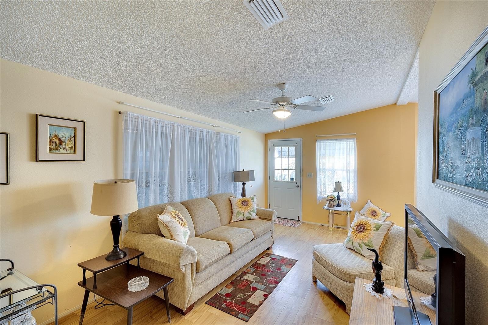 2062 CHAMPION ST