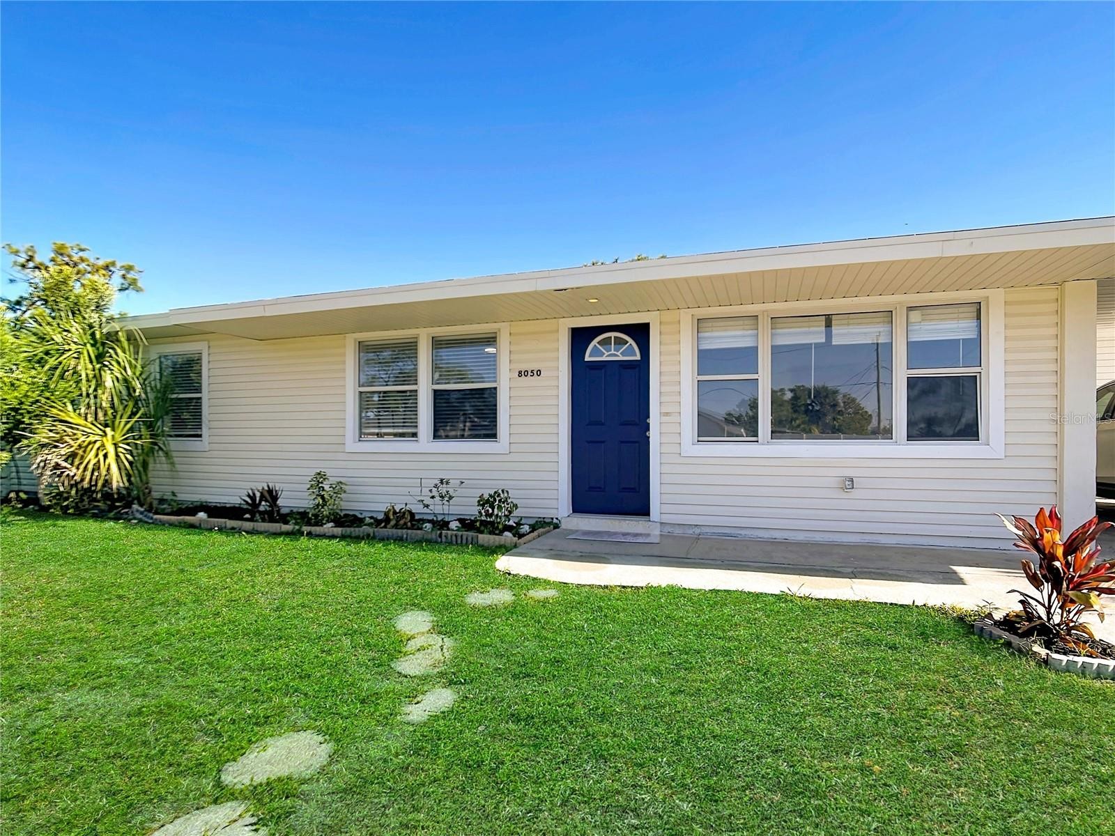 8050 PORTO CHICO AVE