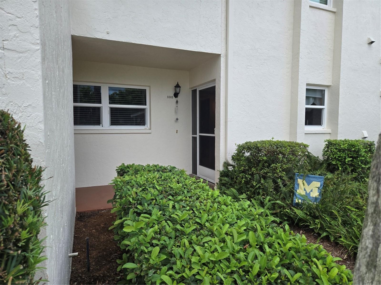 756 VILLAGE CIR #102