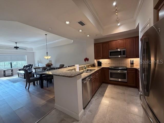 7710 LAKE VISTA CT #302