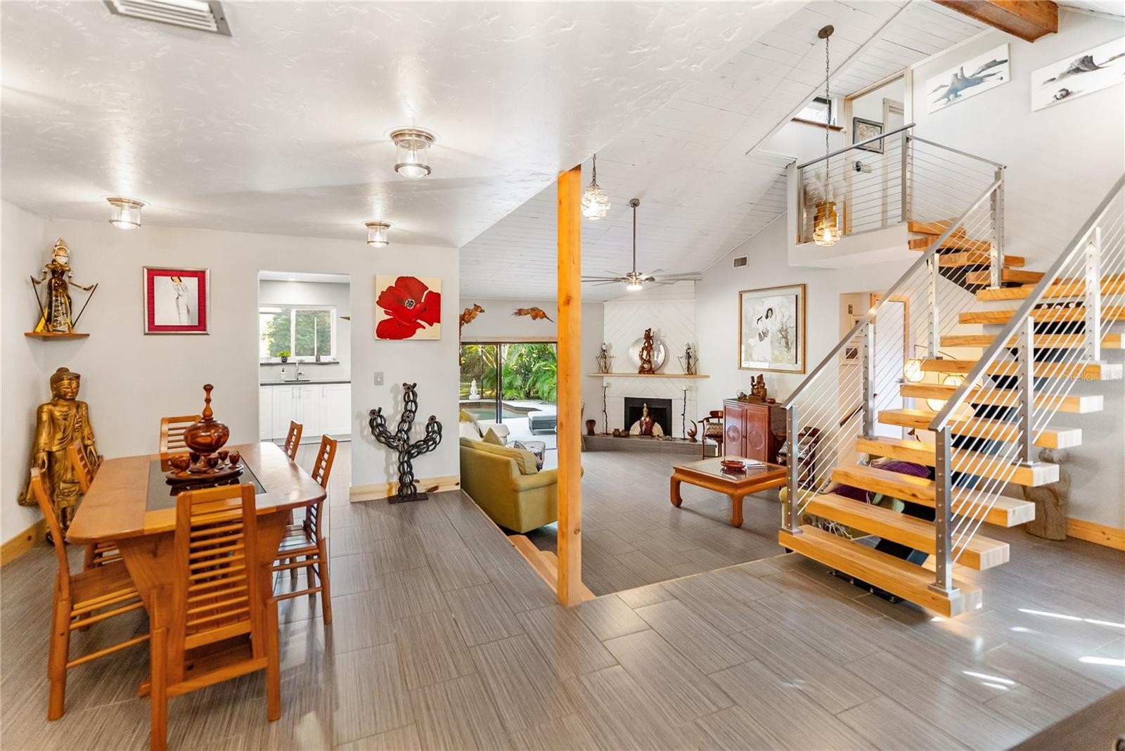 5482 BENEVA WOODS CIR