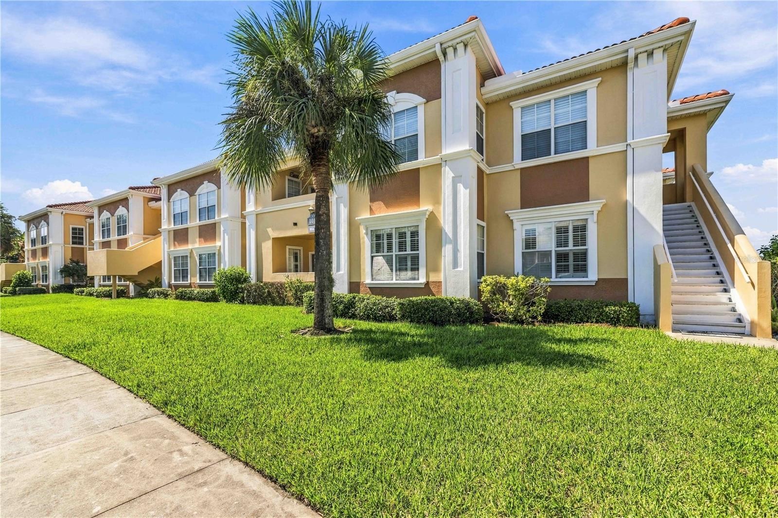 1015 VILLAGIO CIR #102