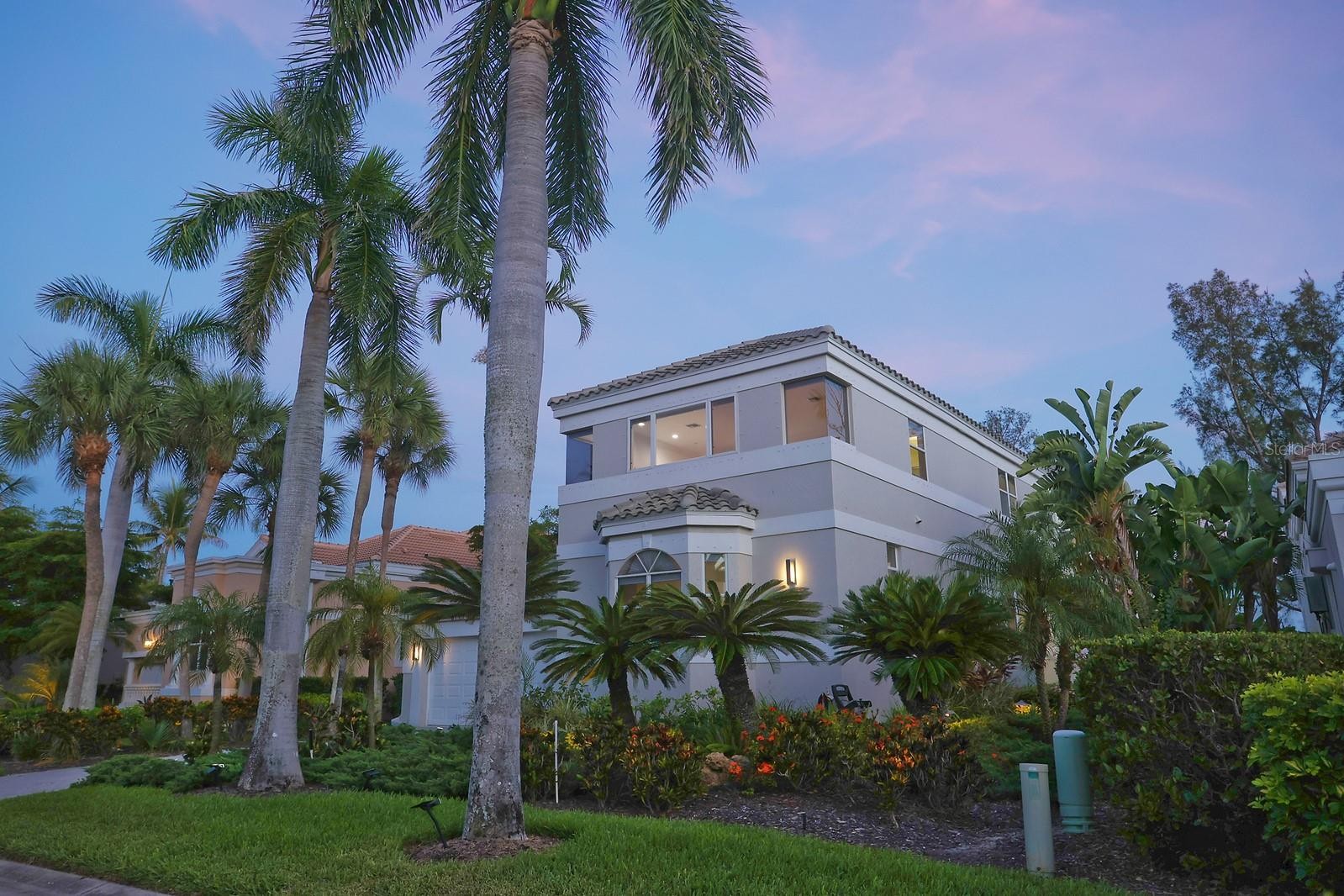 3527 FAIR OAKS LN