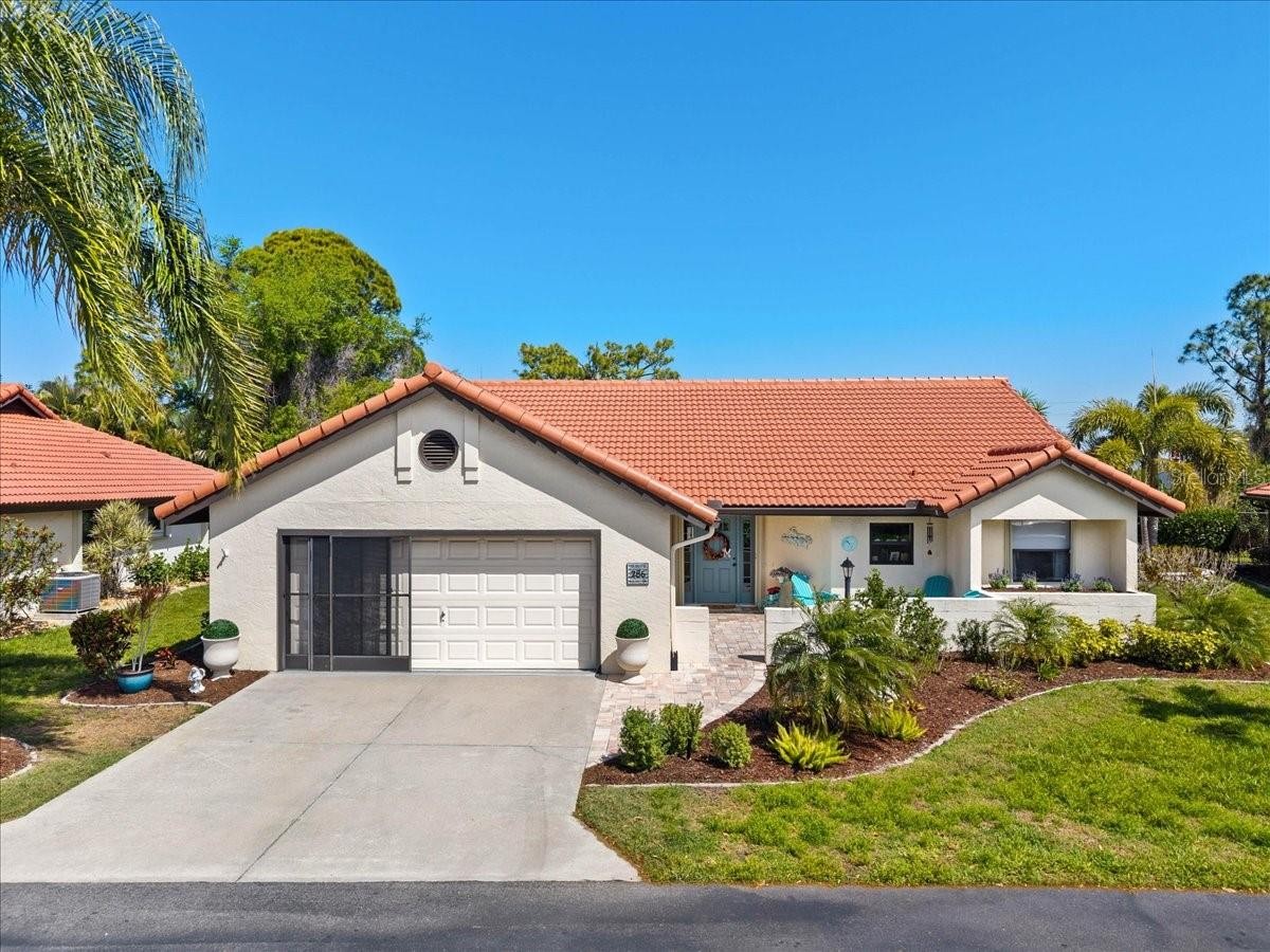 286 LAUREL HOLLOW DR