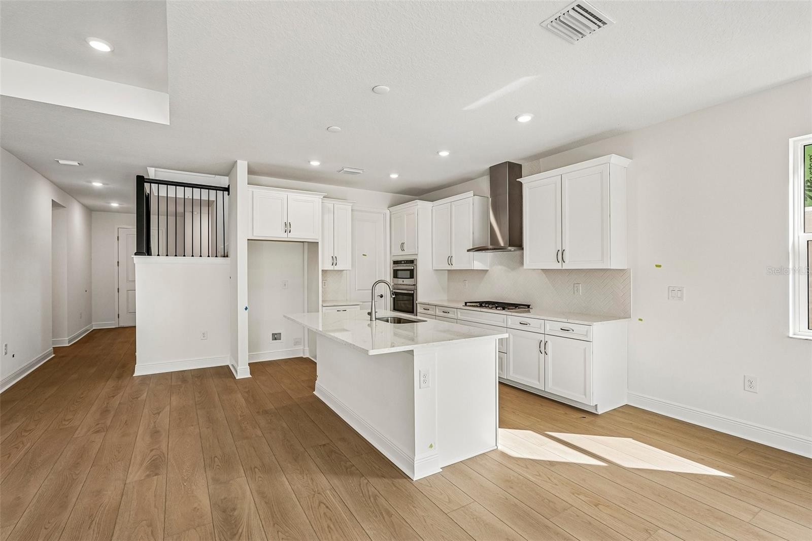 9706 CRYSTAL ISLES CIR