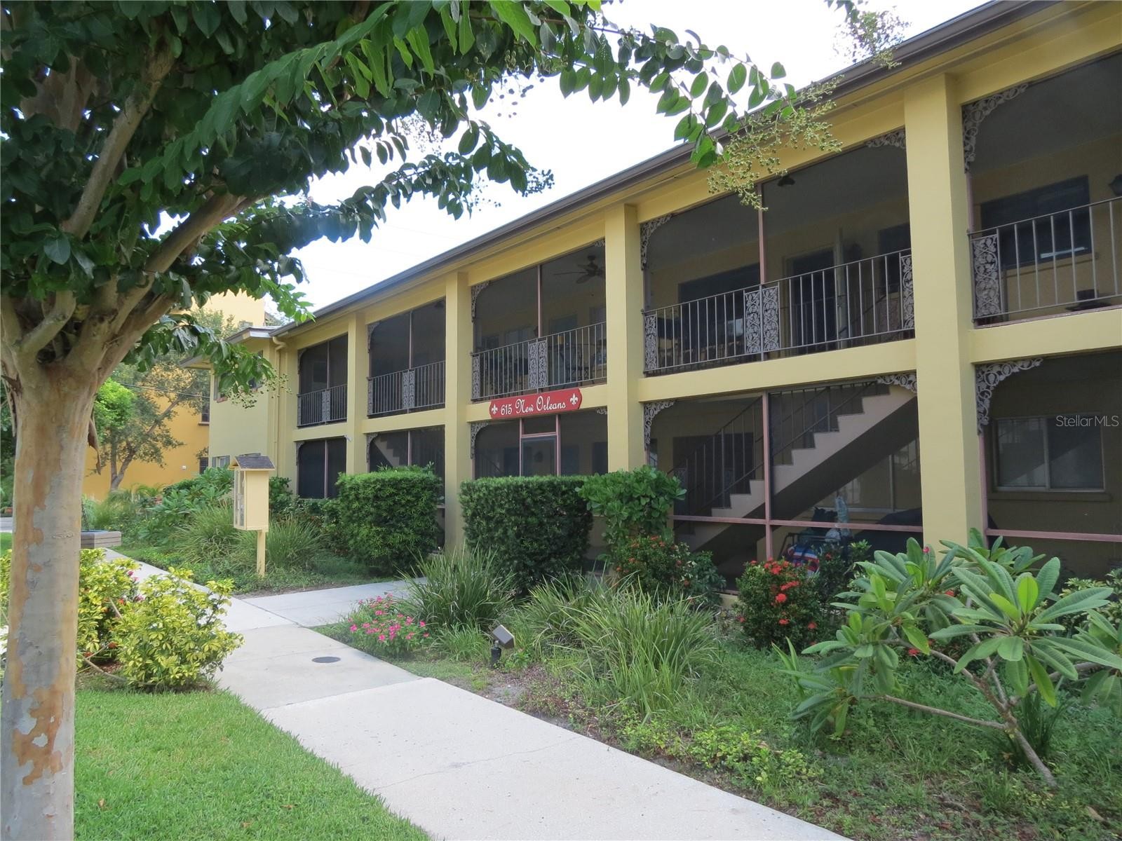 615 S PALM AVE #4