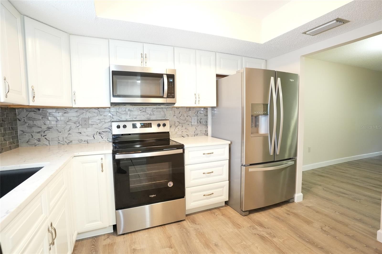 3502 LAKE BAYSHORE DR #K102