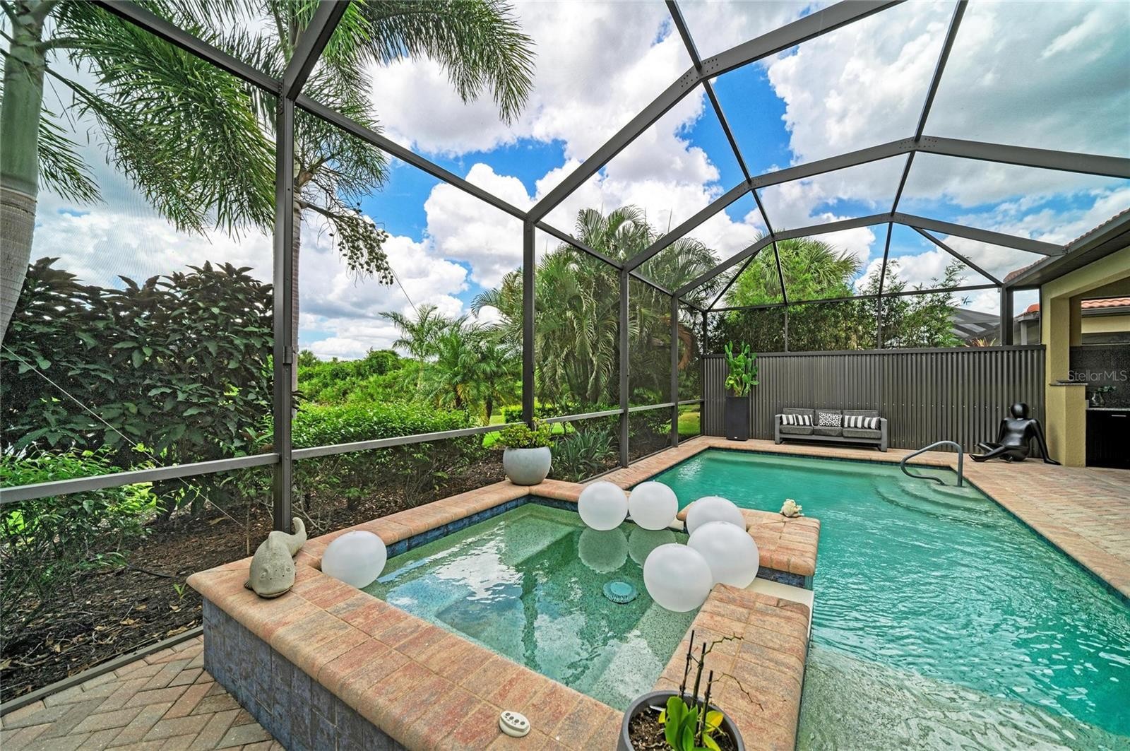 10121 MARBELLA DR