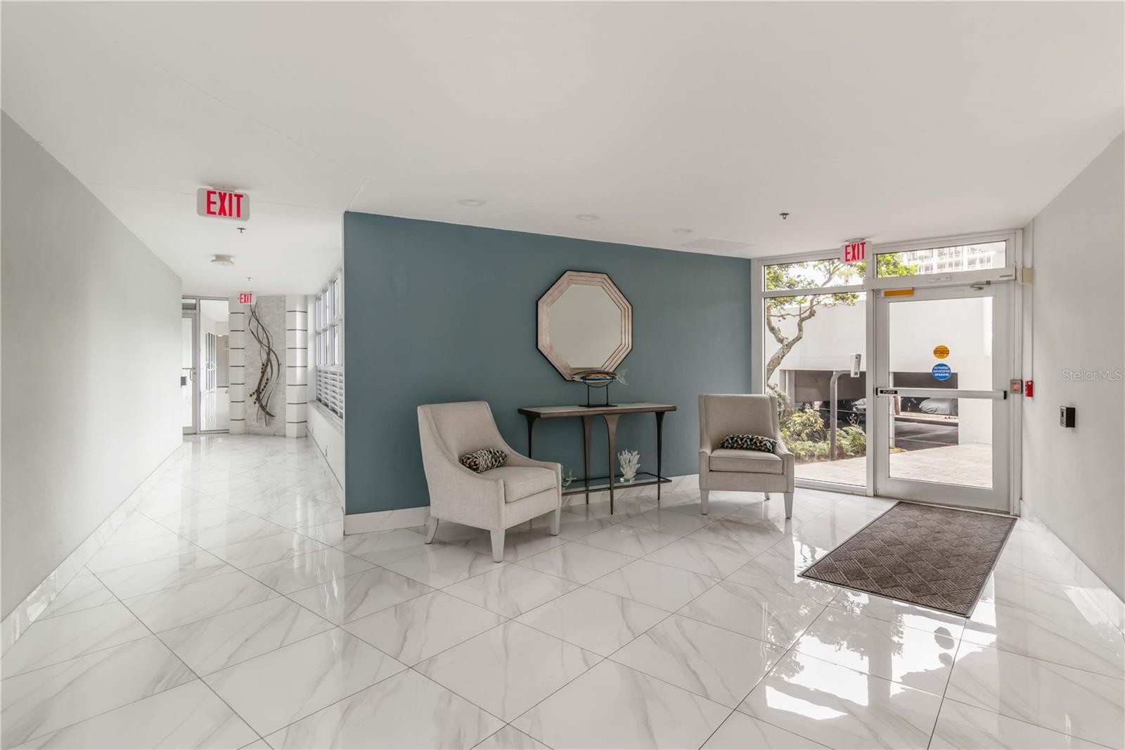 888 BLVD OF THE ARTS #707