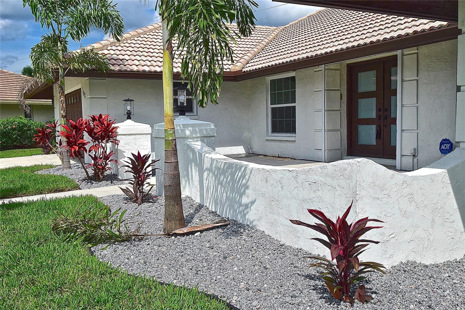 102 WINDWARD DR