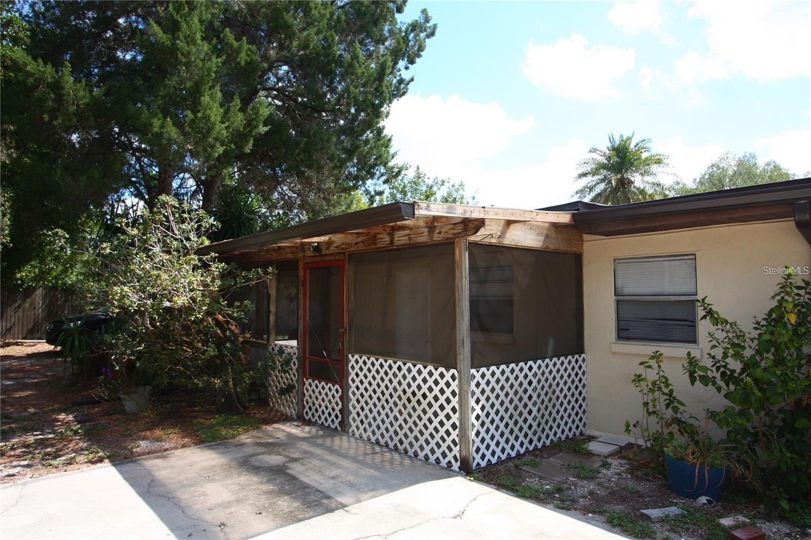 615 SHORE RD #4