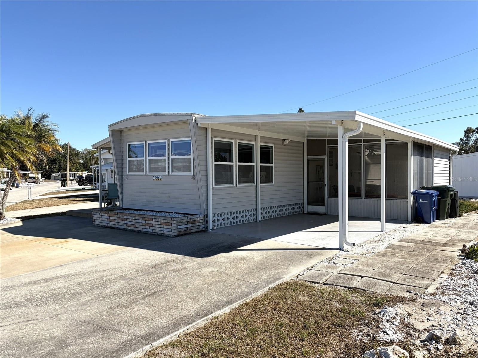 1862 PALM SPRINGS ST