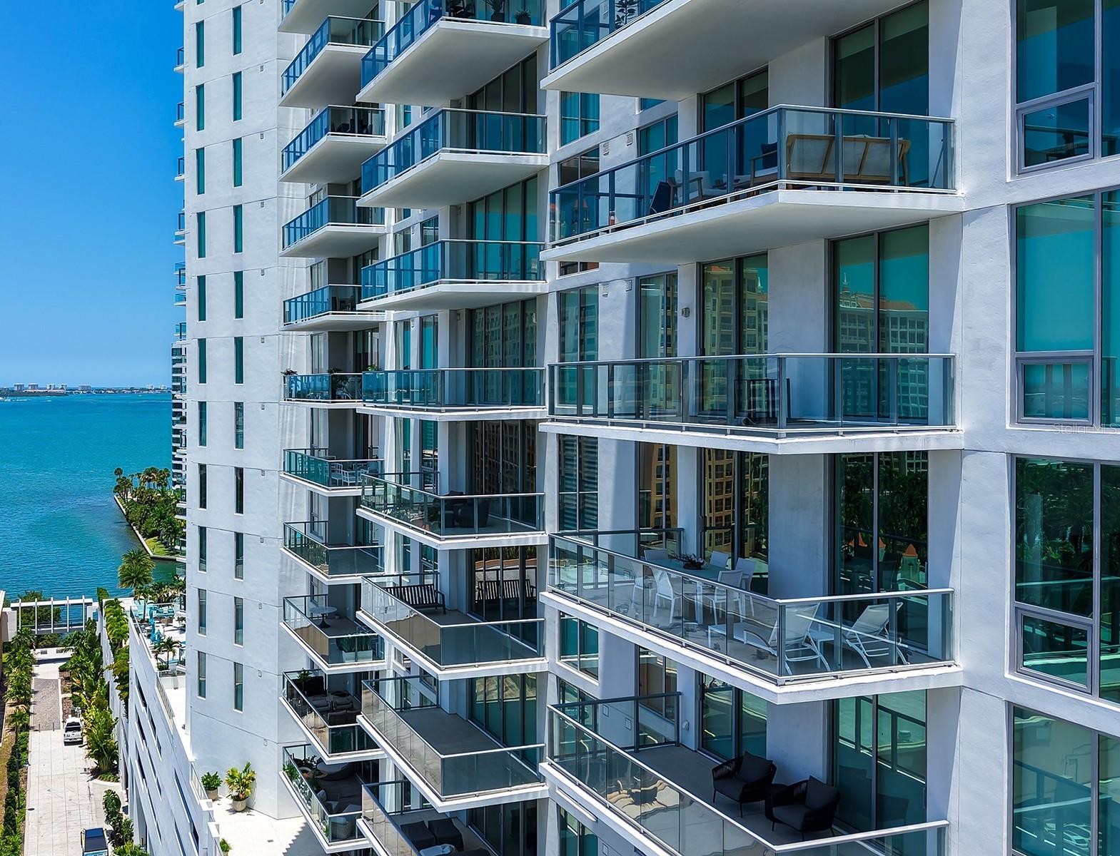 301 QUAY COMMONS #1007