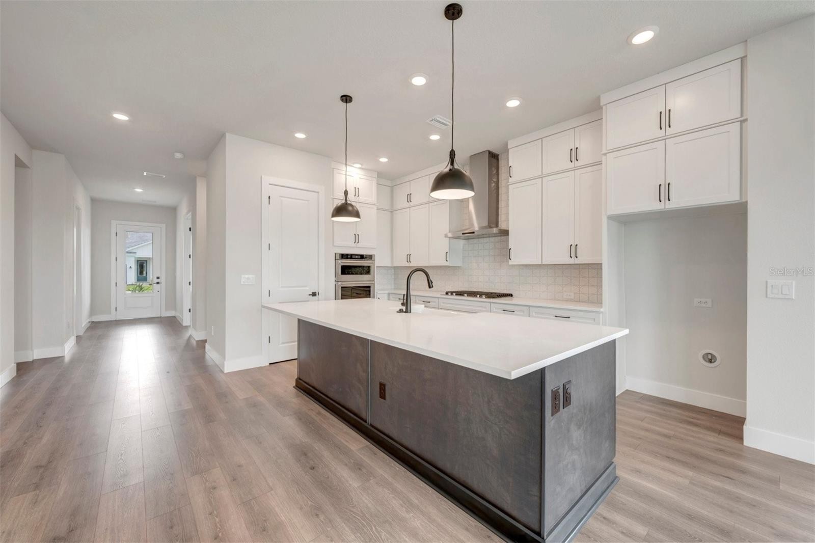 17526 FOXTAIL LOOP