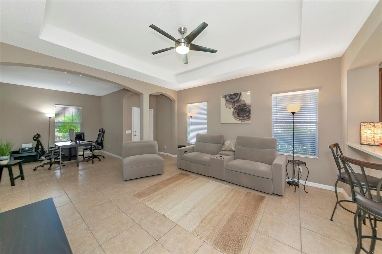 4930 NEWPORT NEWS CIR
