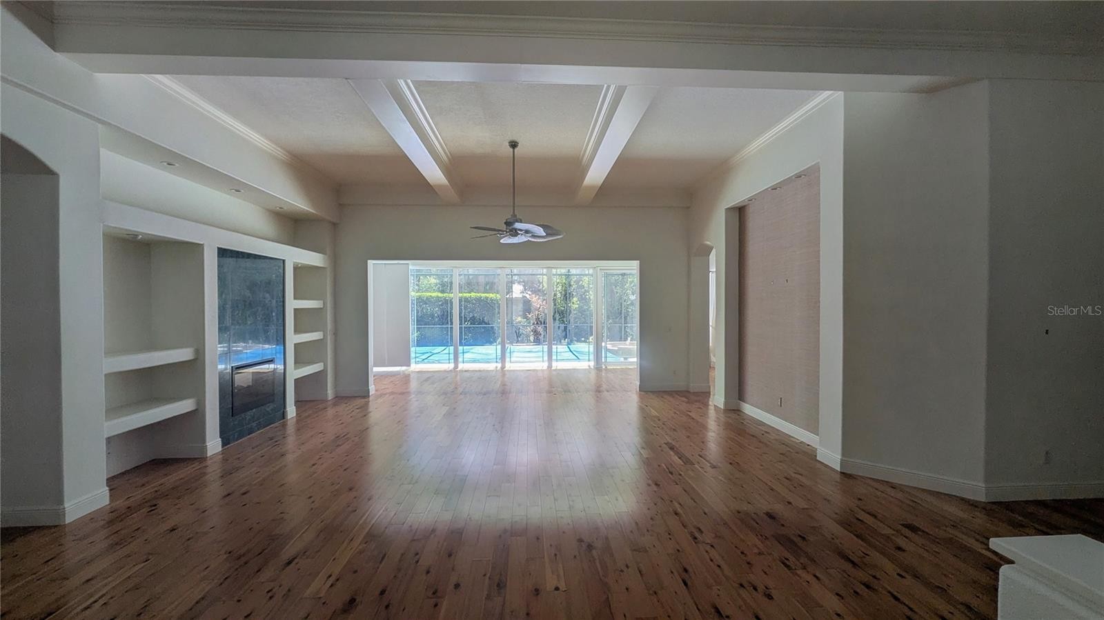 700 SHADOW BAY WAY