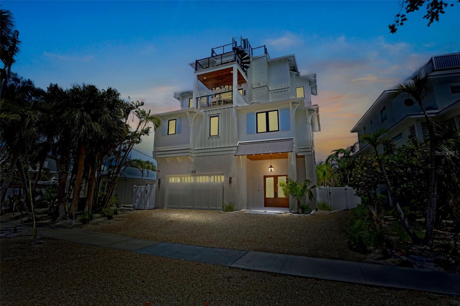 135 AVENIDA VENECCIA