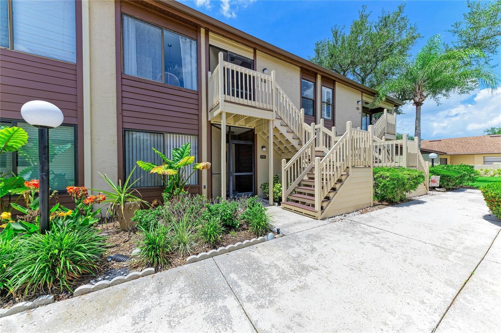 5709 AVISTA DR #5709