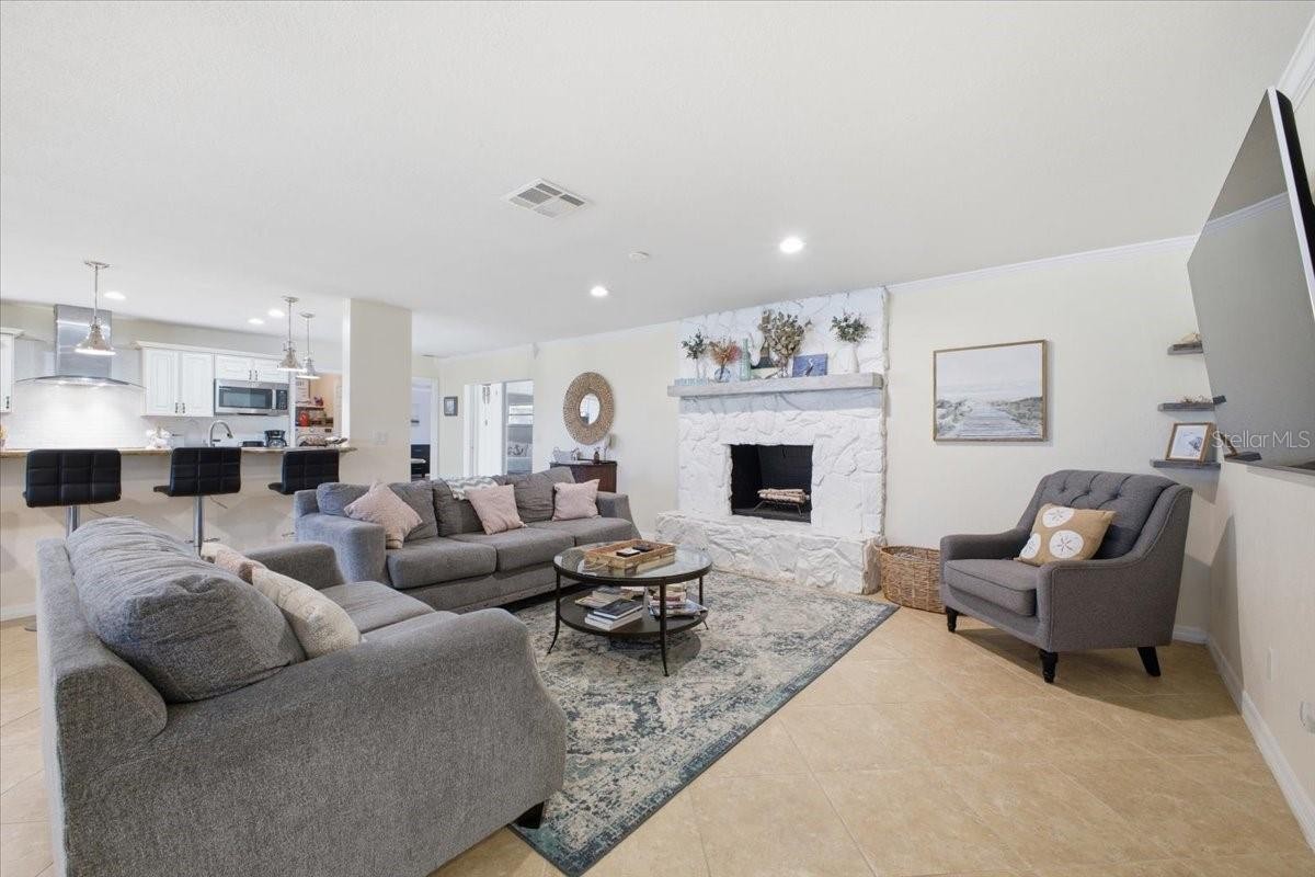 4103 PINAR DR