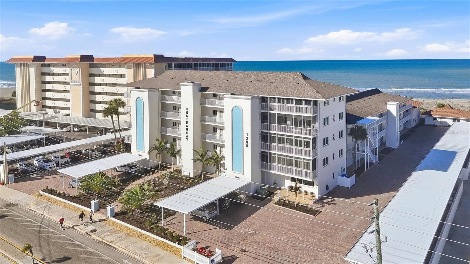 1200 TARPON CENTER DR #306