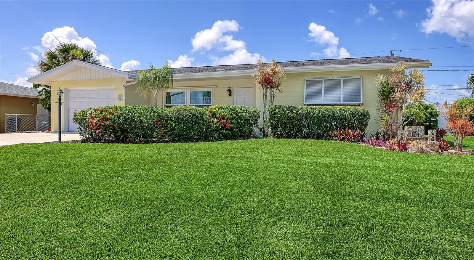 524 GLEN OAK RD