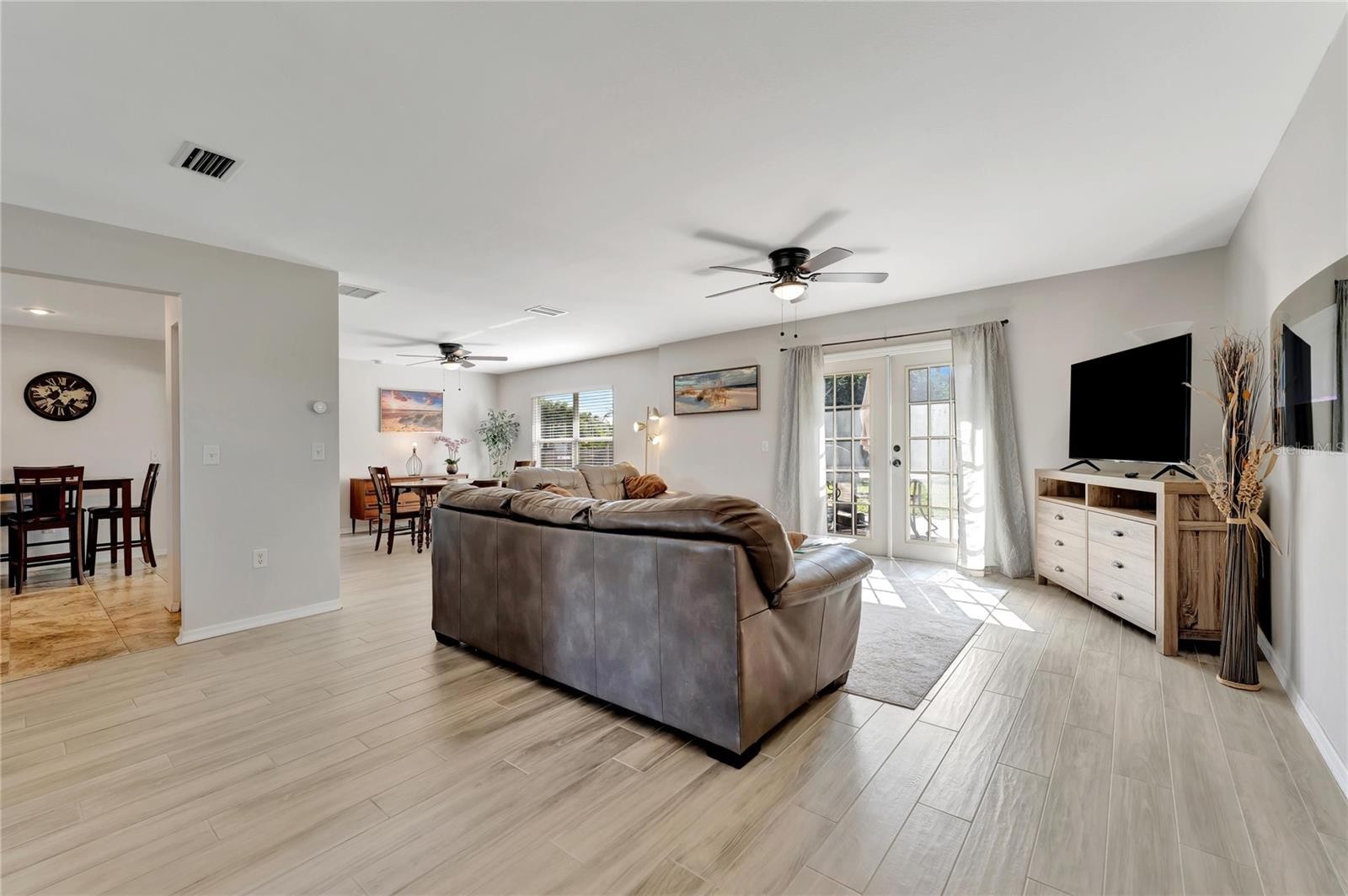 2916 WOODCREST DRIVE DR