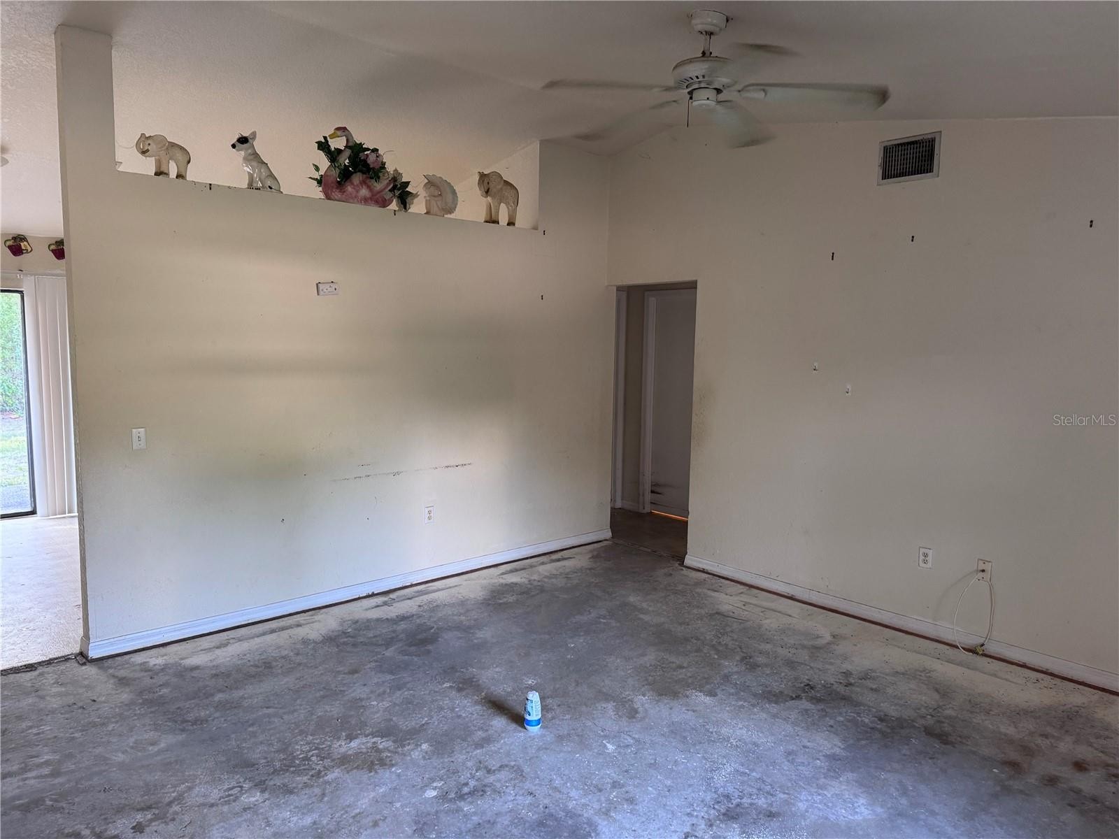 3589 N CHAMBERLAIN BLVD