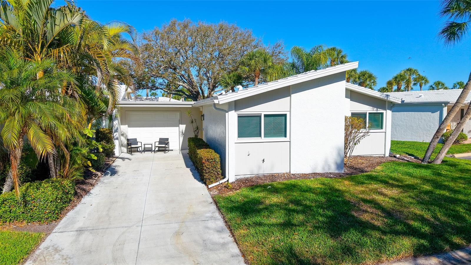 131 WHISPERING SANDS CIR #V33