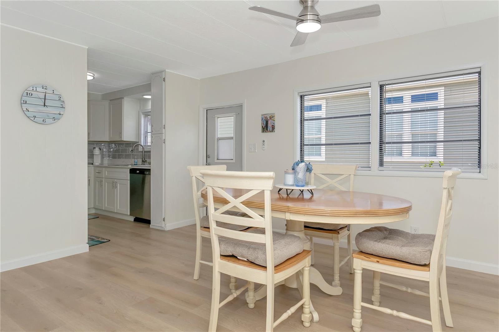 115 WHITE OAK WAY