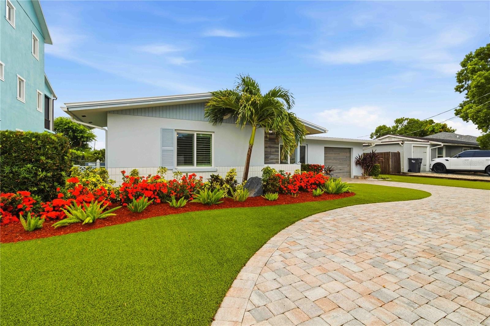 720 IXORA AVE
