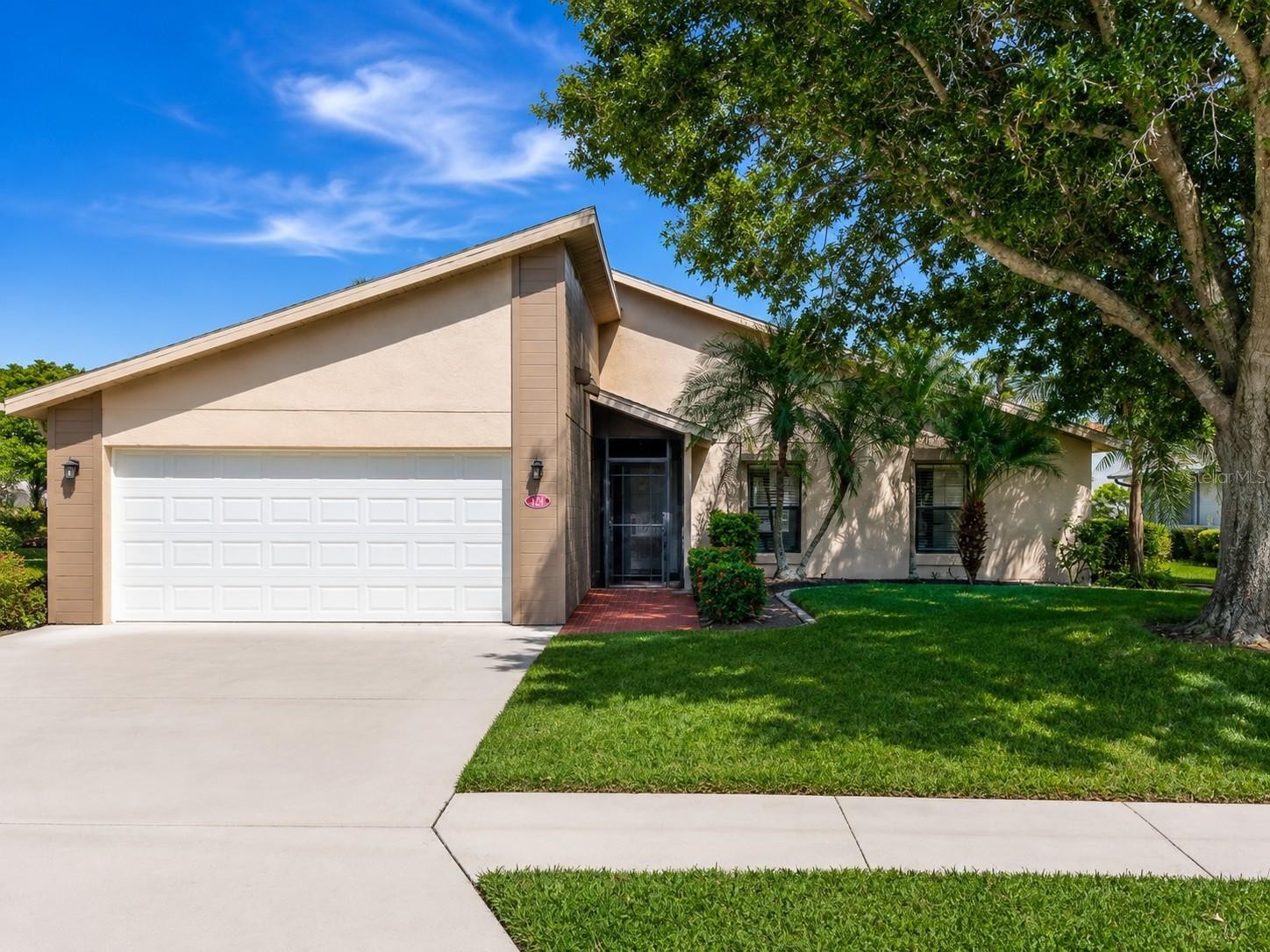 411 CYPRESS FOREST DR