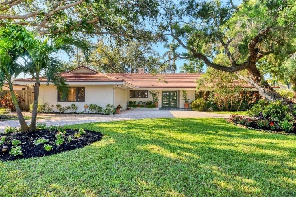 1610 S LAKE SHORE DR