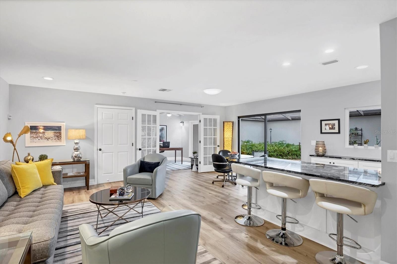 3714 GLEN OAKS MANOR DR