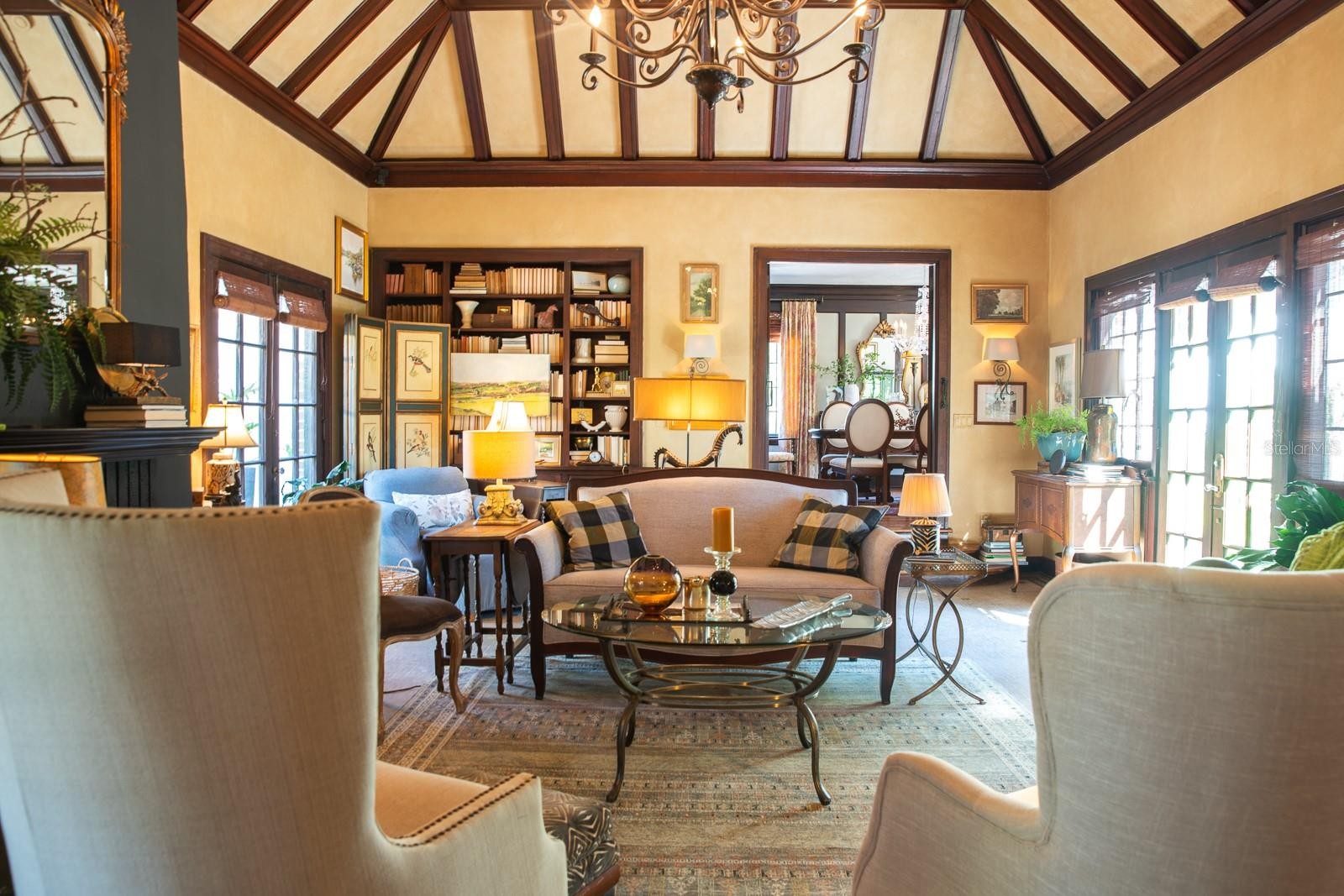 1230 ESTREMADURA DR