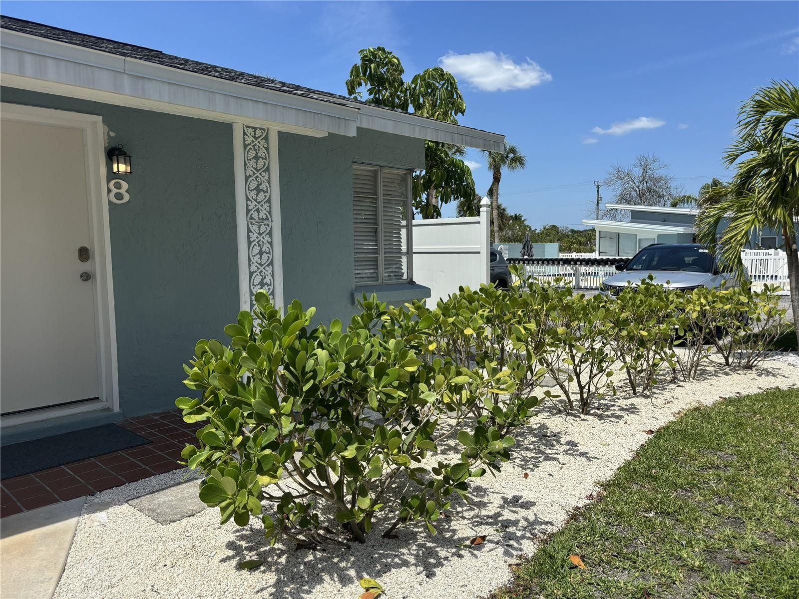 170 ROOSEVELT DR #8