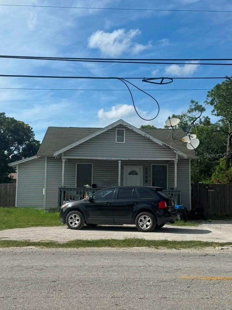 1808 17TH ST E