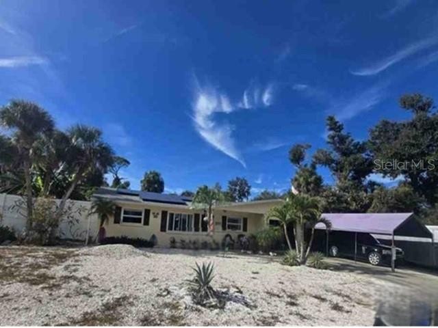 2426 WISTERIA RD